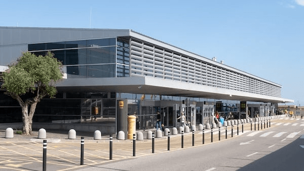 Reus Airport private transfer service by blinktransfers