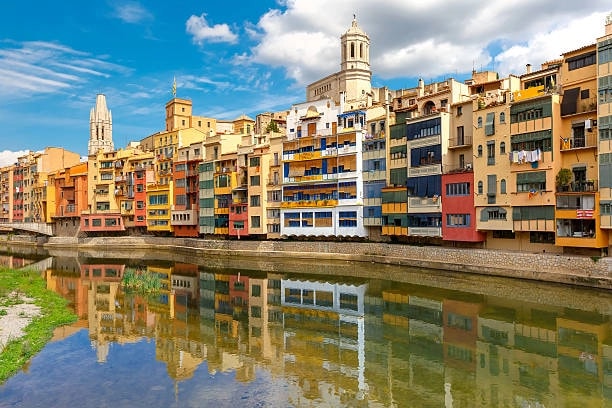 Girona historic city near Barcelona – private chauffeur and transfer services by blinktransfers
